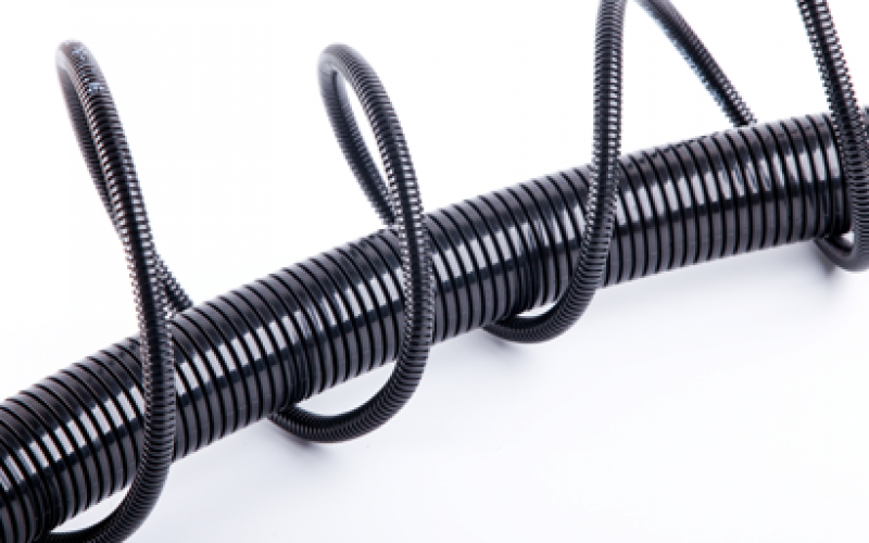 工业自动化线缆防护升级方案：三款耐用型软管应对磨损断裂挑战